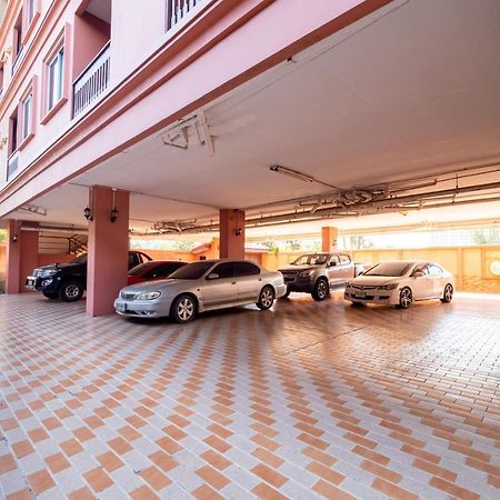 Reddoorz Navin Mansion 3 Pattaya Hotel Bagian luar foto