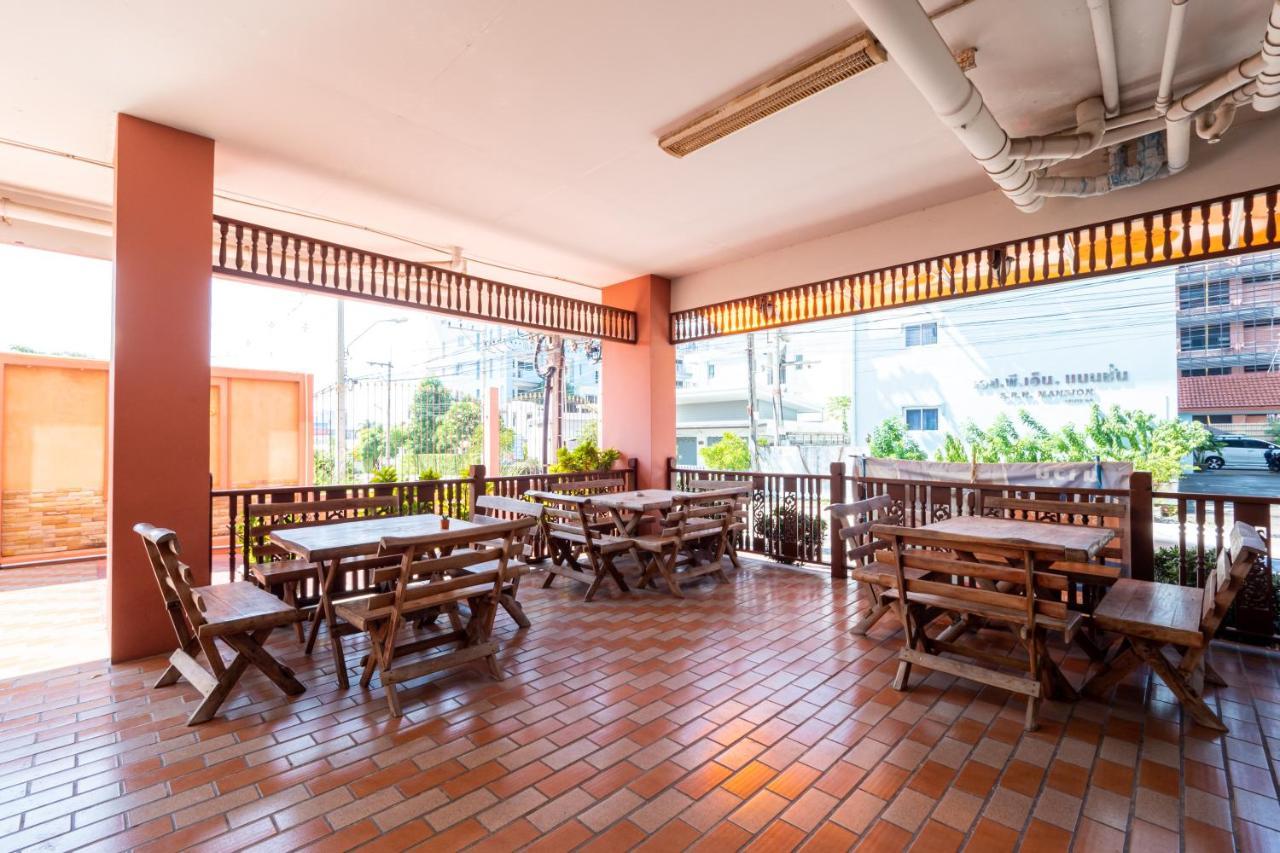 Reddoorz Navin Mansion 3 Pattaya Hotel Bagian luar foto