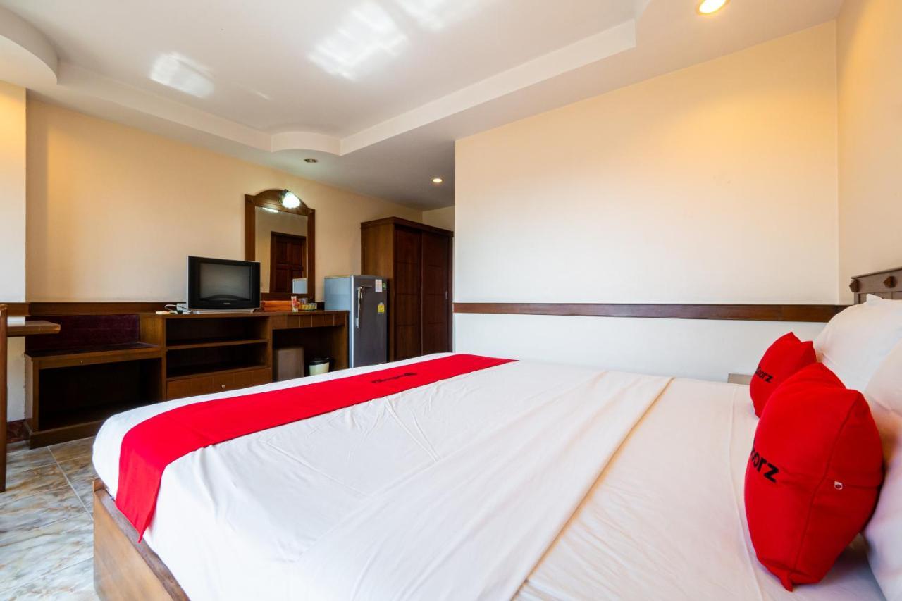 Reddoorz Navin Mansion 3 Pattaya Hotel Bagian luar foto