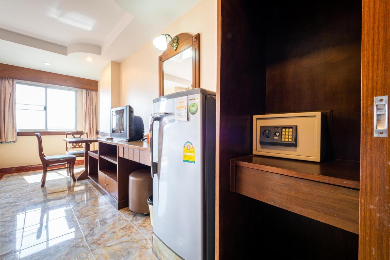 Reddoorz Navin Mansion 3 Pattaya Hotel Bagian luar foto