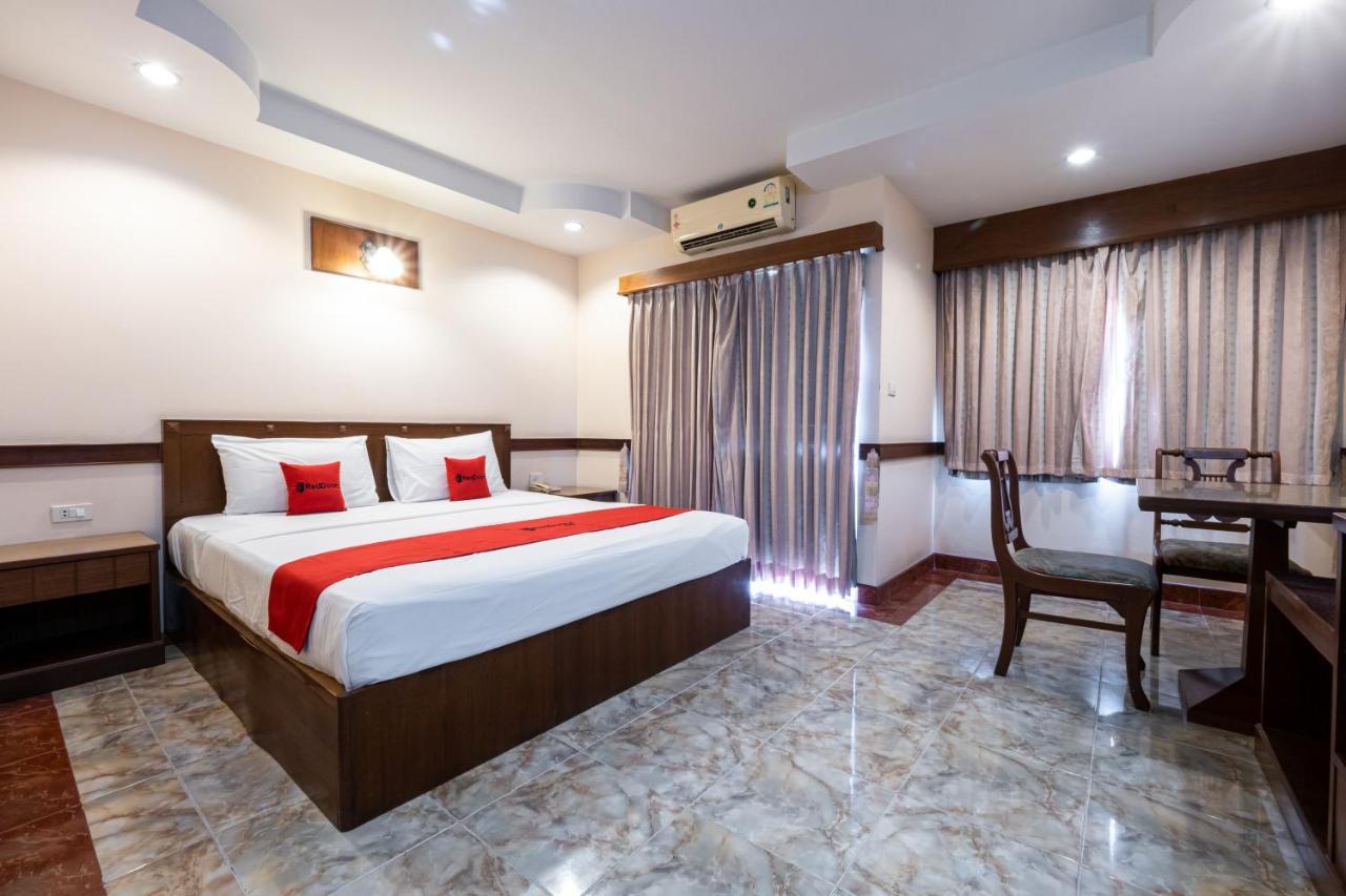 Reddoorz Navin Mansion 3 Pattaya Hotel Bagian luar foto
