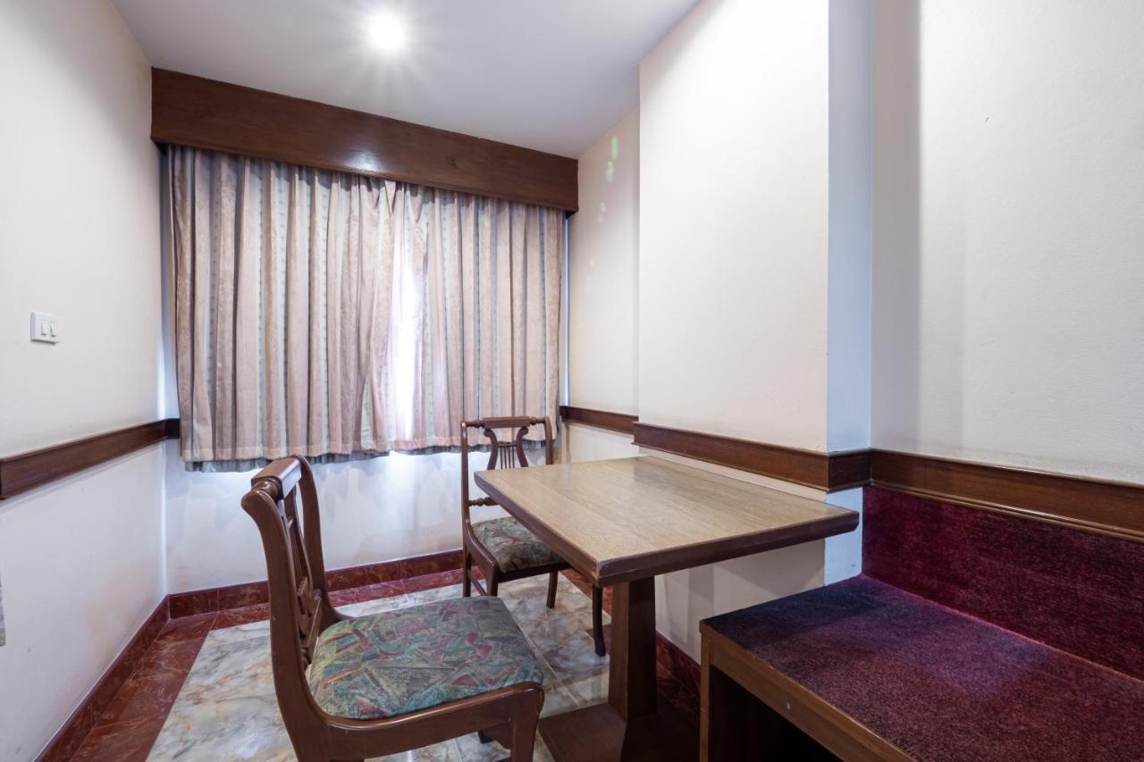 Reddoorz Navin Mansion 3 Pattaya Hotel Bagian luar foto