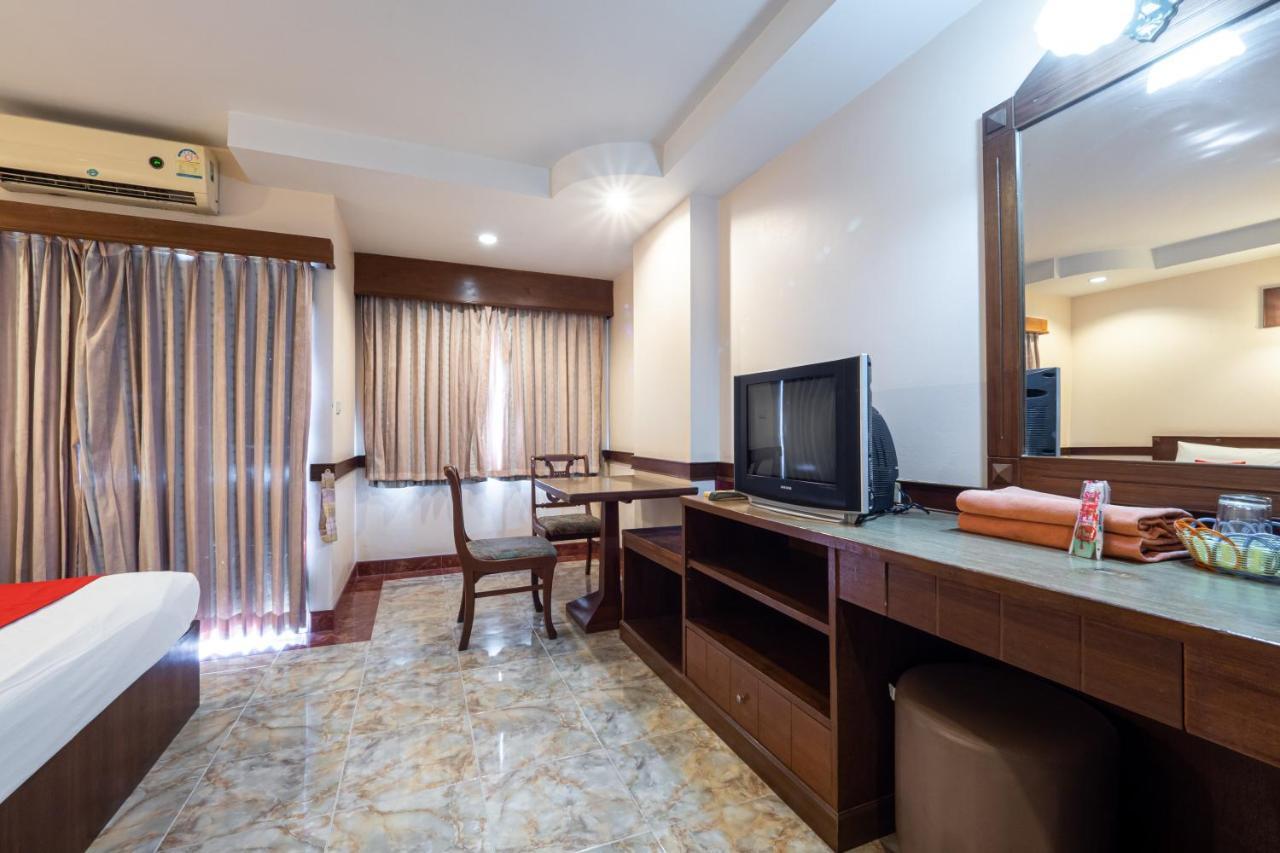 Reddoorz Navin Mansion 3 Pattaya Hotel Bagian luar foto