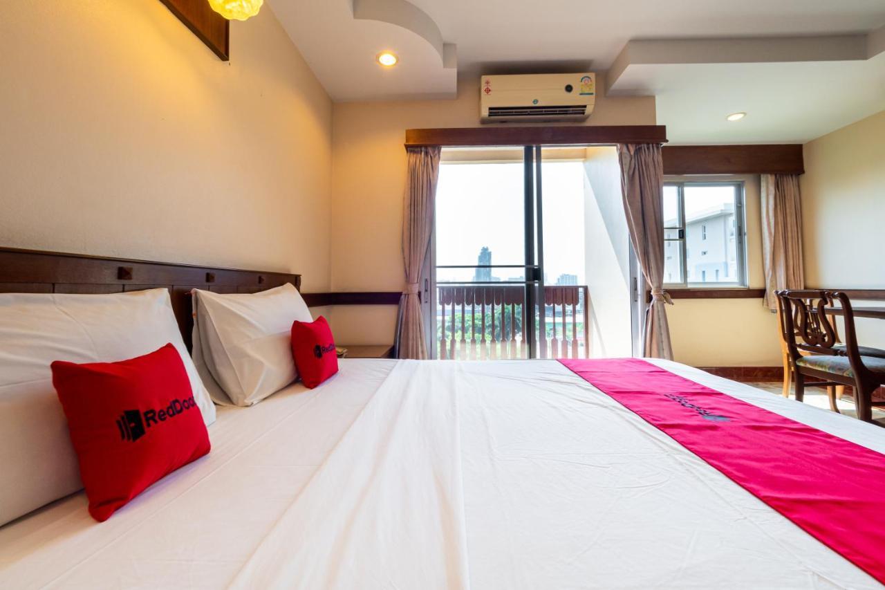 Reddoorz Navin Mansion 3 Pattaya Hotel Bagian luar foto