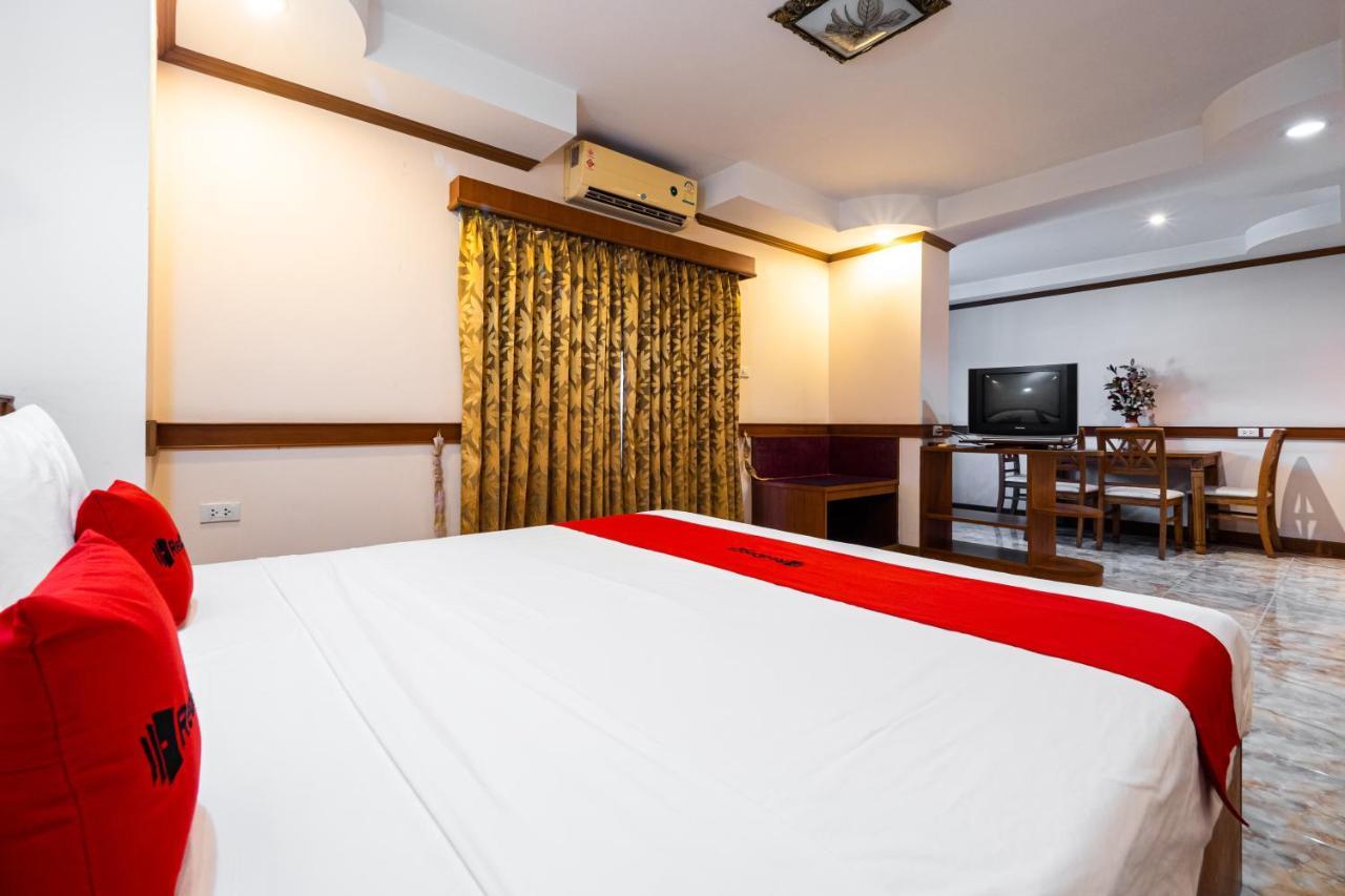 Reddoorz Navin Mansion 3 Pattaya Hotel Bagian luar foto