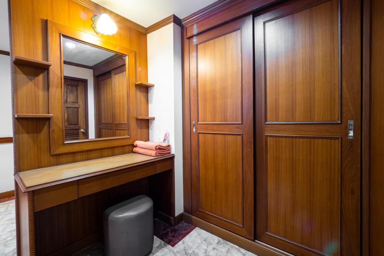 Reddoorz Navin Mansion 3 Pattaya Hotel Bagian luar foto