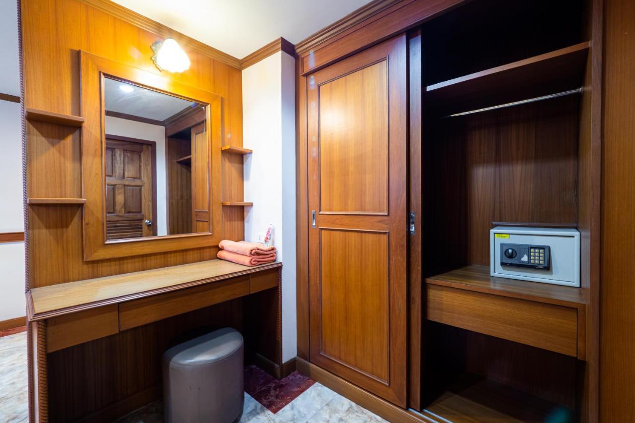 Reddoorz Navin Mansion 3 Pattaya Hotel Bagian luar foto