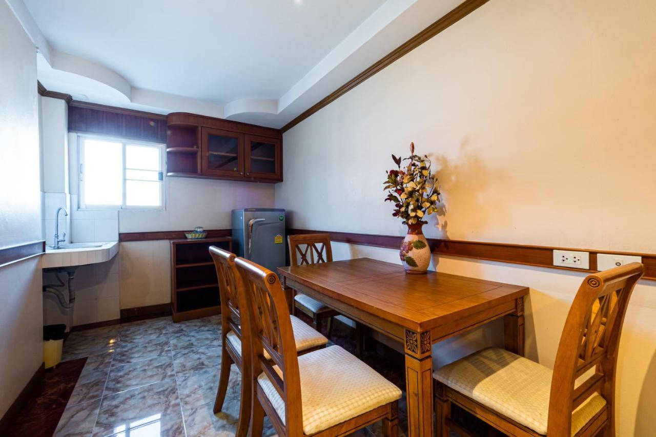 Reddoorz Navin Mansion 3 Pattaya Hotel Bagian luar foto